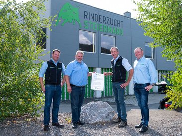 OEsterreischisches_Rind-_und_Schweinefleisch_in_Kantinen_der_RSTM